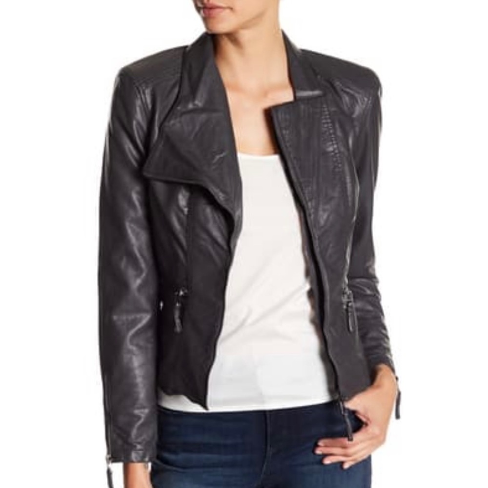 BLANK NYC FAUX LEATHER FITTED MOTO JACKET